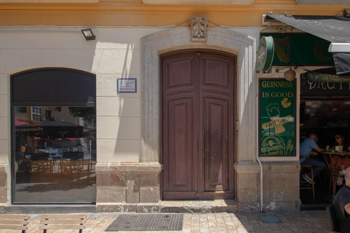 C11 - Cosy 7 Bedrooms In Plaza Merced Malaga Bagian luar foto
