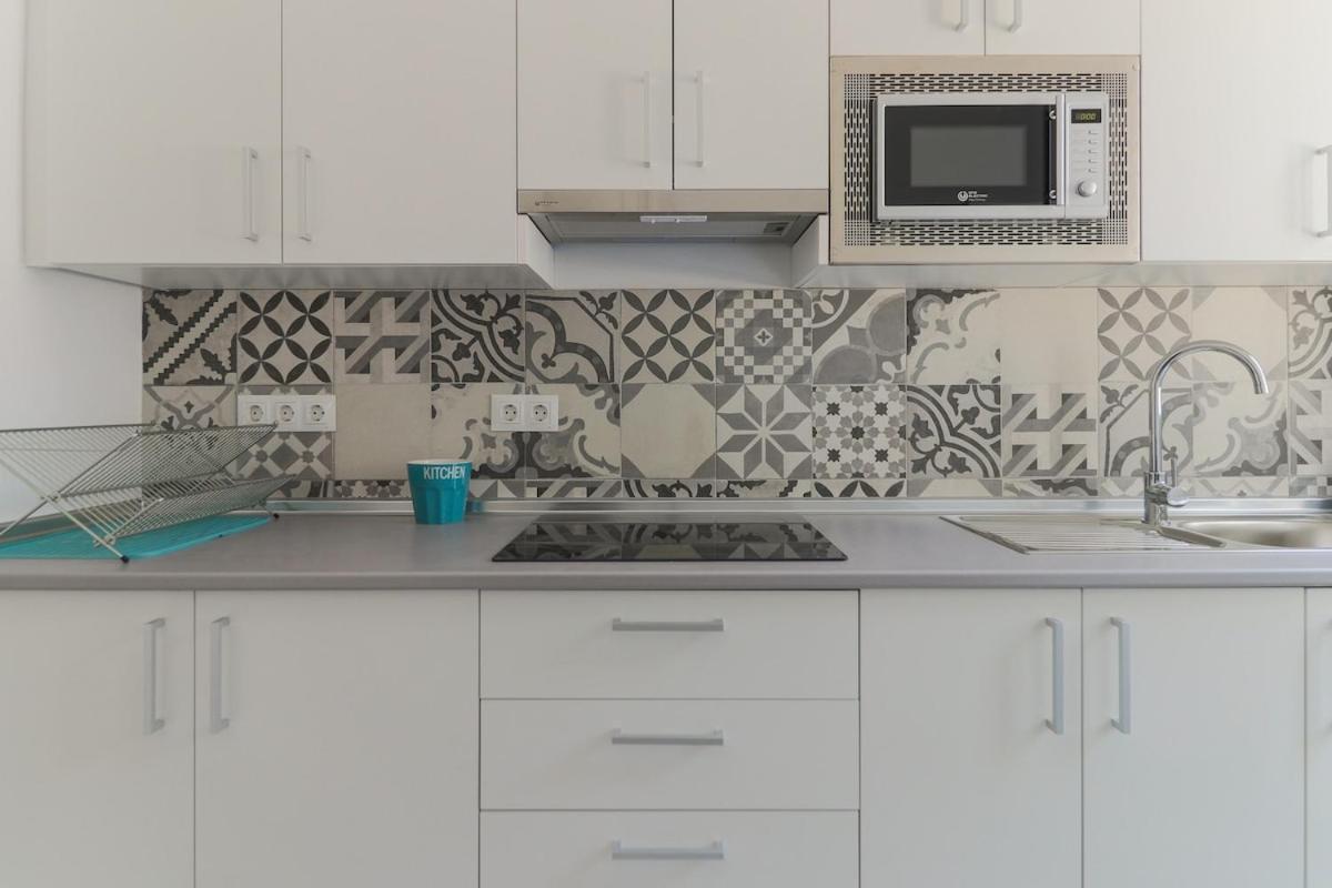 C11 - Cosy 7 Bedrooms In Plaza Merced Malaga Bagian luar foto
